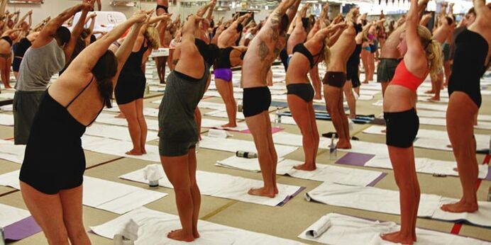 Bikram ioga para perda de peso