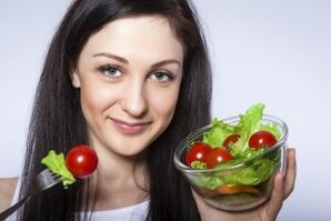 comer salada de legumes para perder peso em uma semana